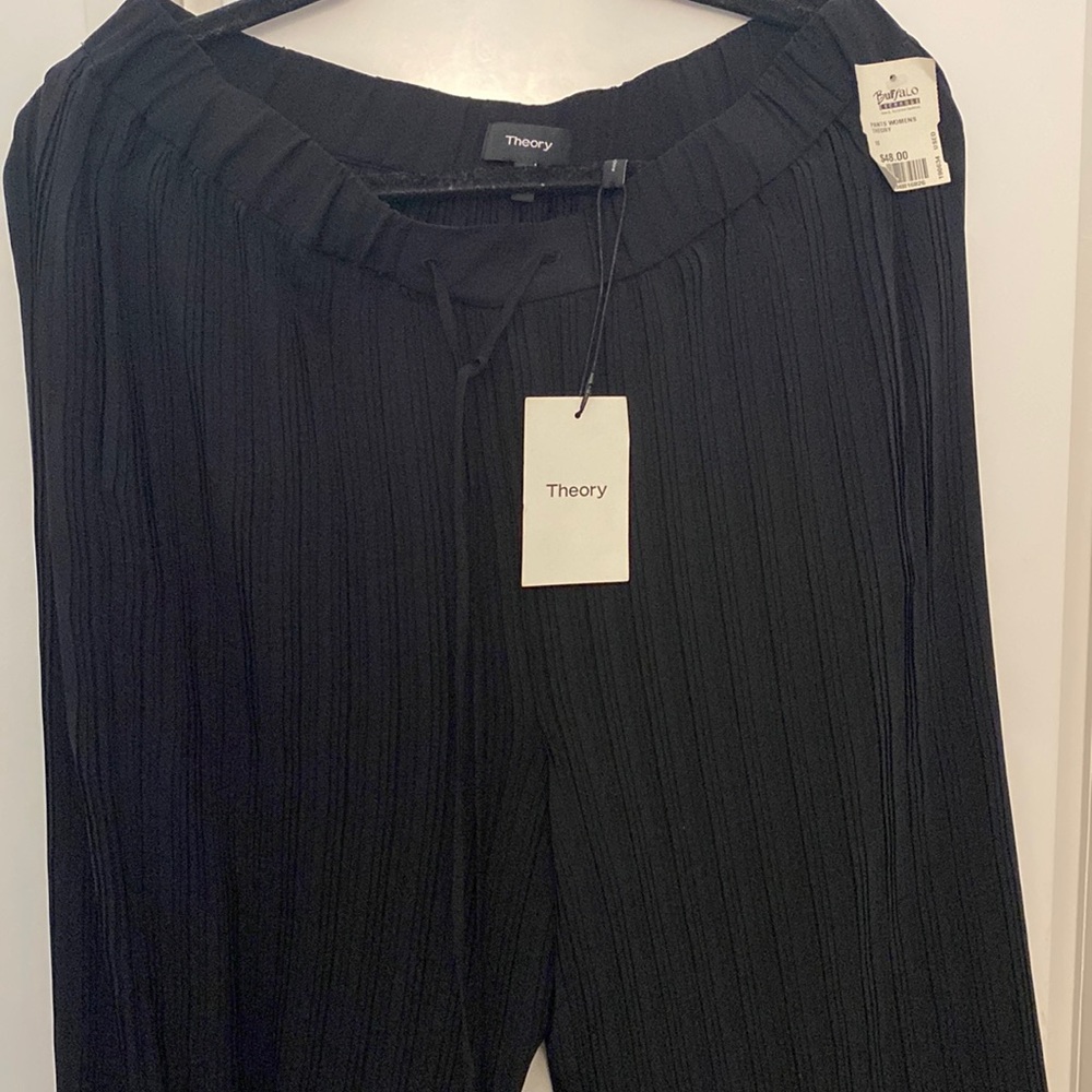 Women’s theory pleated pants